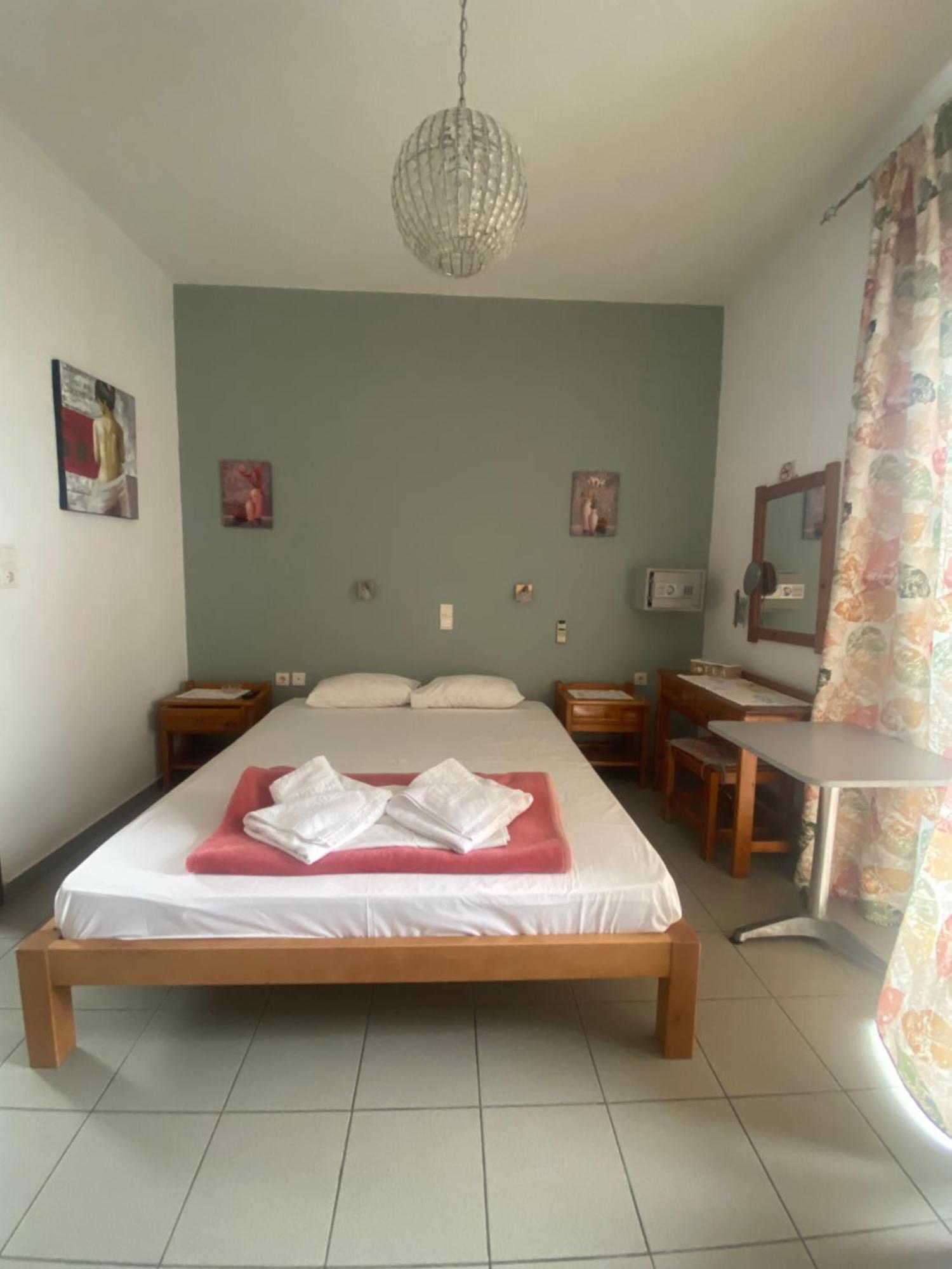 Adamas Rooms Палеохора Экстерьер фото